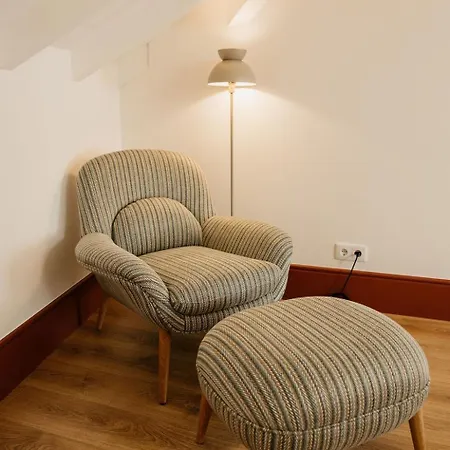 Belion House | Deluxe Attic 301 * ויאנה דו קסטלו